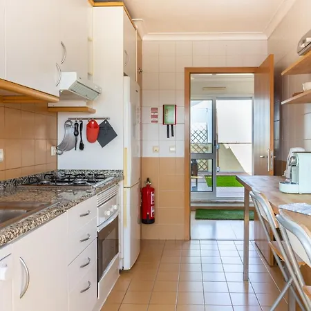 Daire 1-bedroom With Stunning River Views And Private Rooftop By Lisbeyond *