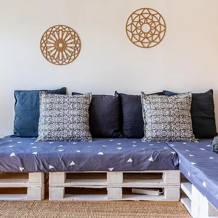 One Bedroom With Stunning River Views And Private Rooftop! *
