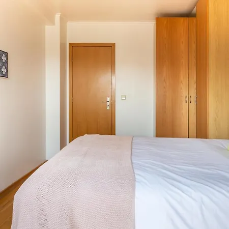 1-bedroom With Stunning River Views And Private Rooftop By Lisbeyond